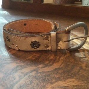 Womens Fossil Leather belt in Silver Metallic sz large NWOT